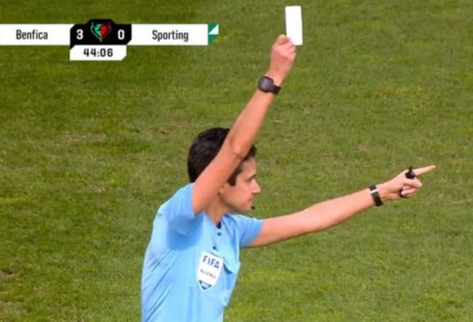 Khám Phá Kèo Thẻ Vàng Bóng Đá - Chiến Lược Hấp Dẫn